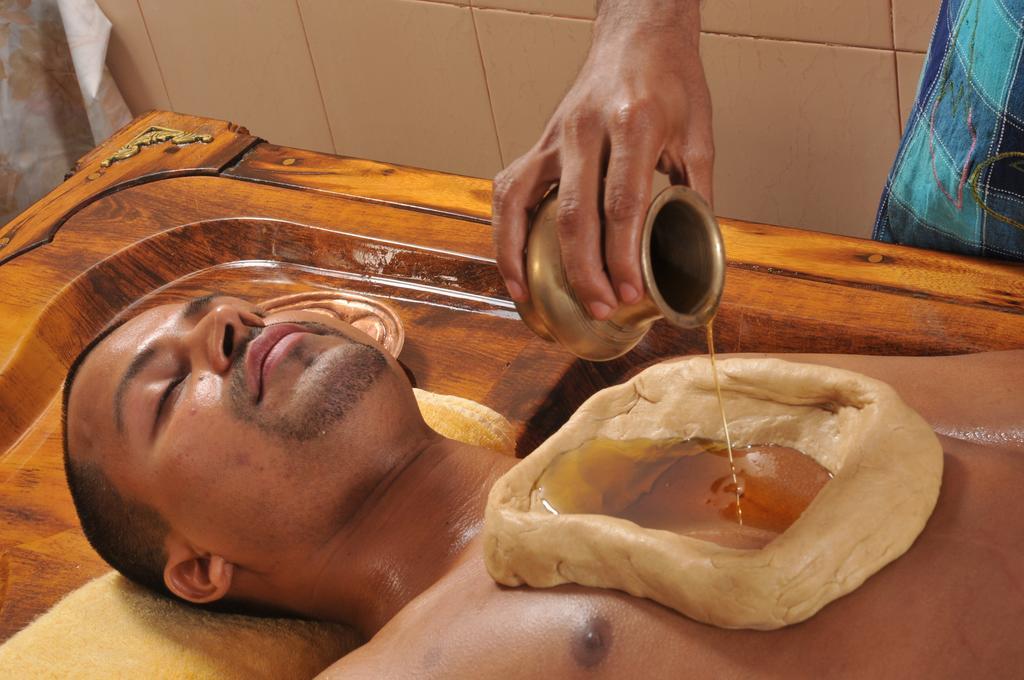 Ayurvedic Village Panvel Rum bild